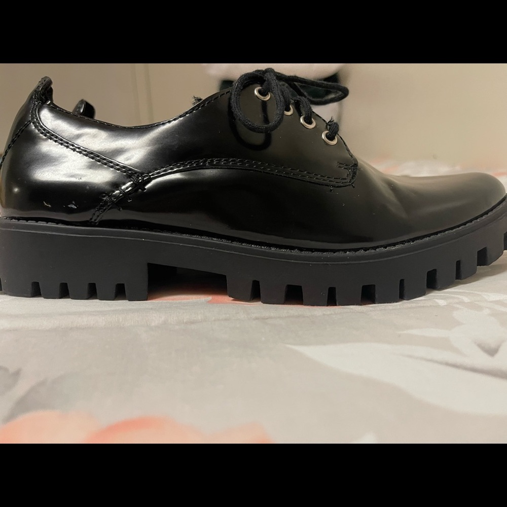 Black Oxford shoes